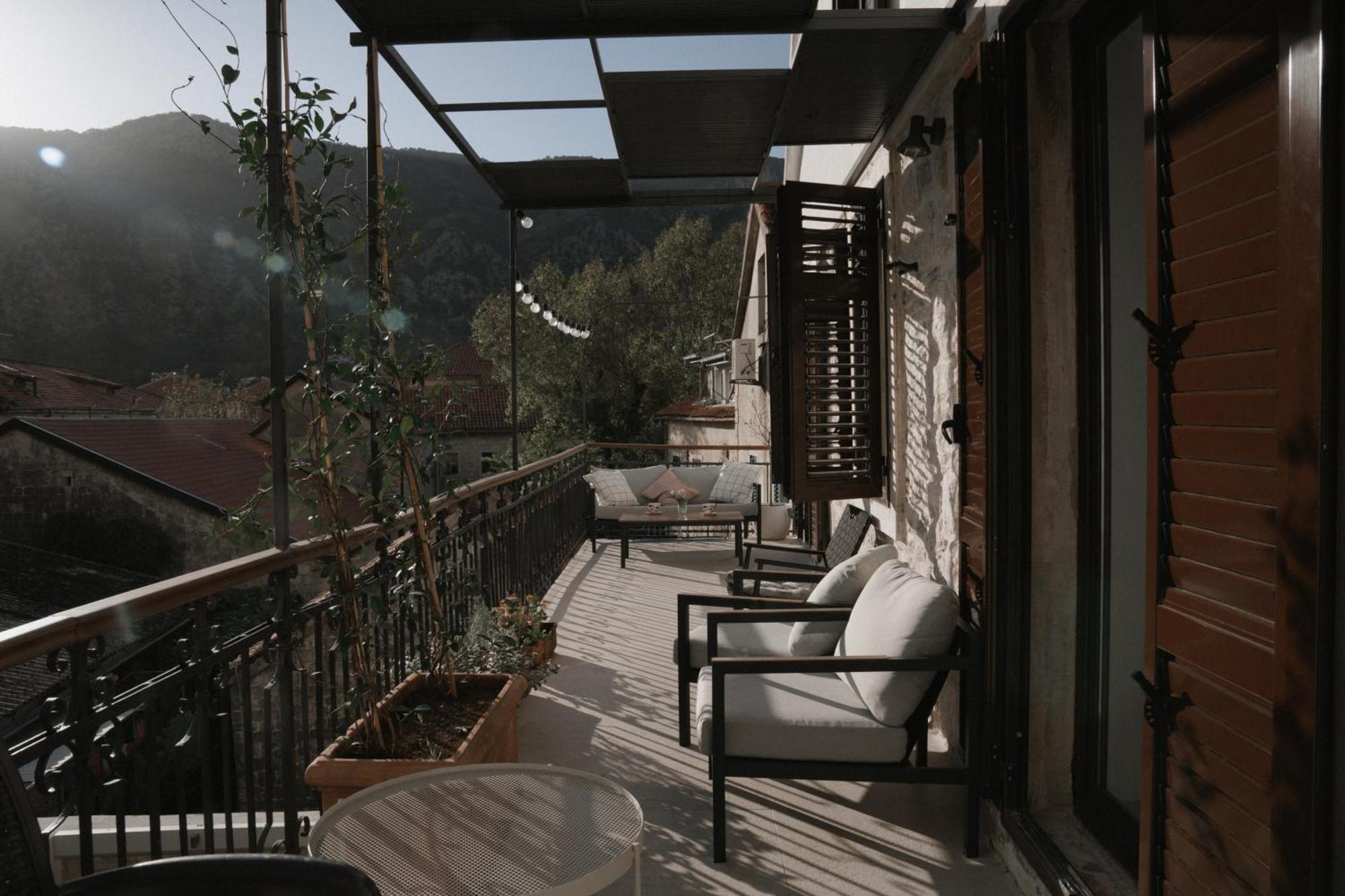 Nest 382 Apartment โกตอร์ ภายนอก รูปภาพ