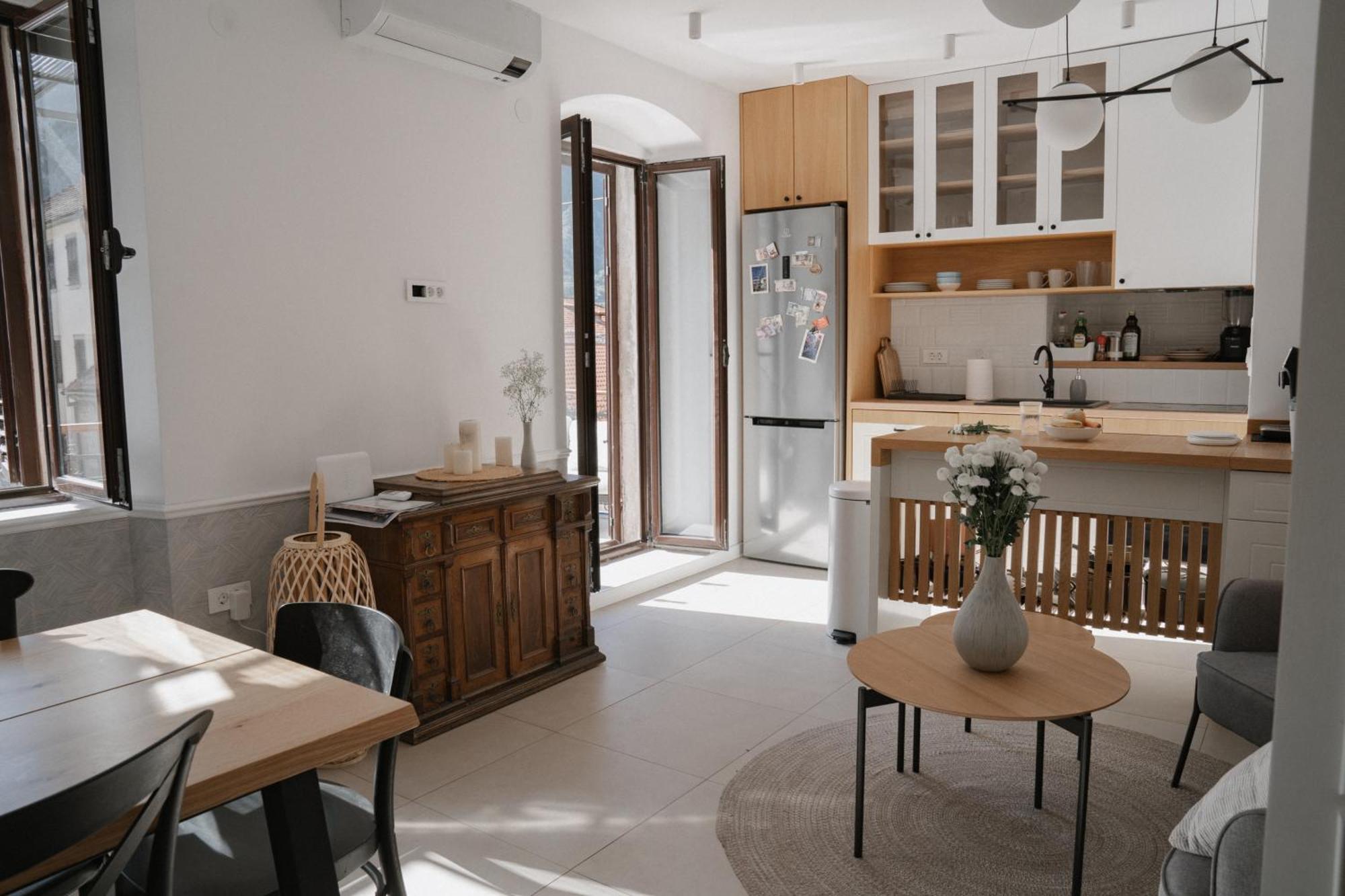 Nest 382 Apartment โกตอร์ ภายนอก รูปภาพ